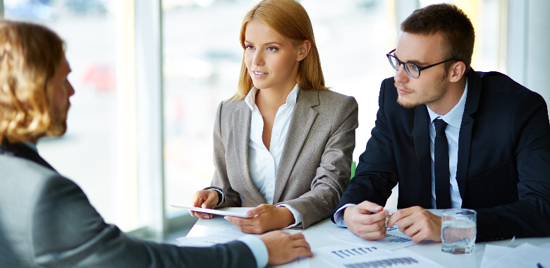 Jak na pohovoru odpovědět na „Řekněte nám něco o sobě“